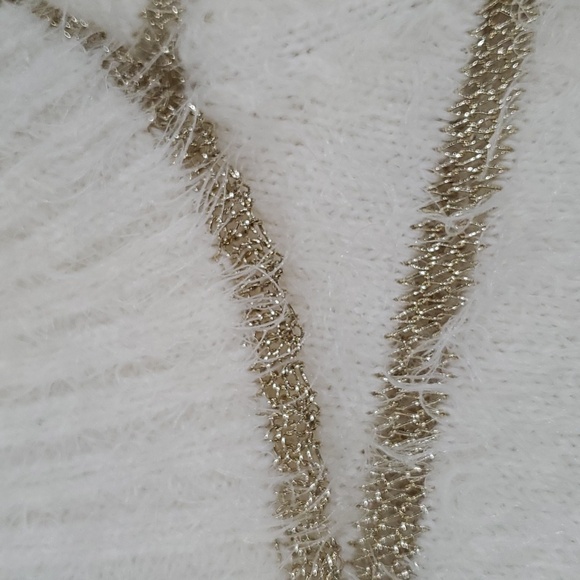 Beautiful cowl neck sweater - Picture 4 of 6